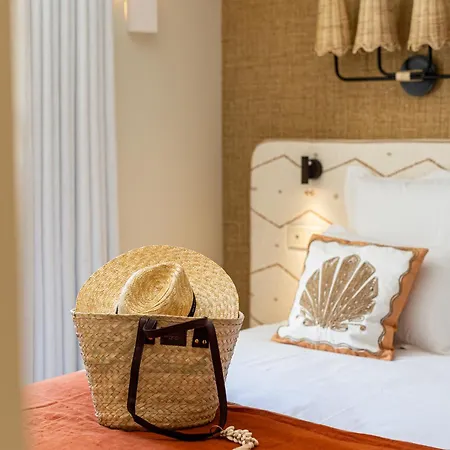 Lou Mare Hotel *