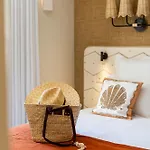 Lou Mare Hotel *